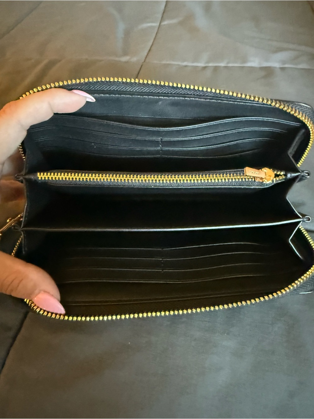 Large Black Pebble Leather Zip Coach Wallet - Picture 4 of 6